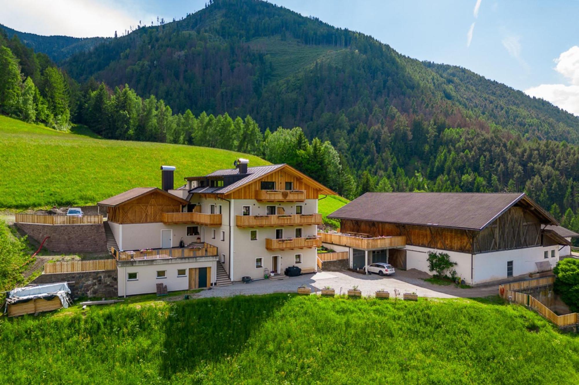 Planerhof Apartment Edelweiss Funes  Eksteriør bilde